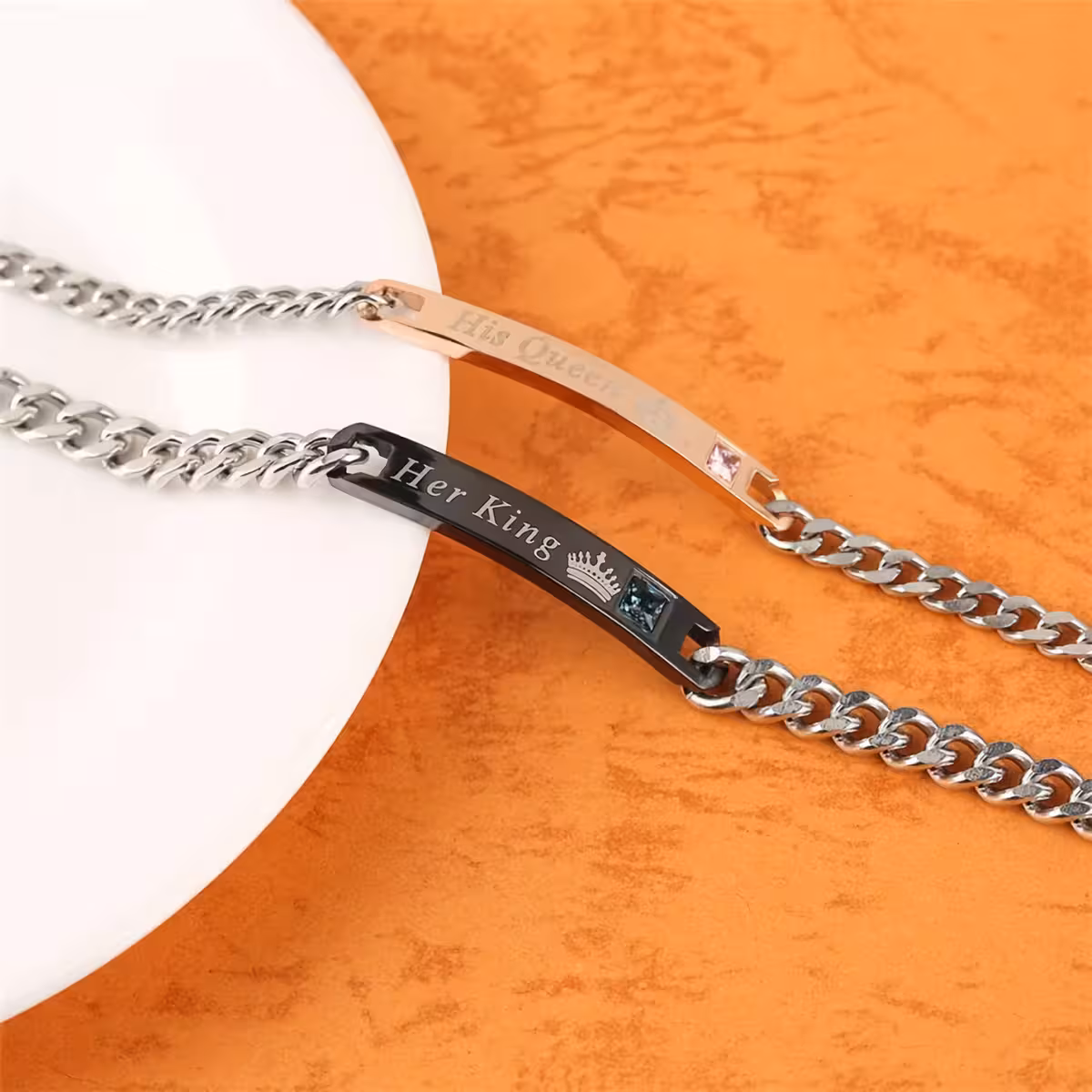 Elegantne jõuluvana kingitus, graveeritud käevõrud paaridele