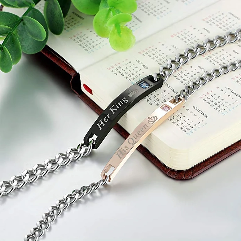 Ideaalne kingitus paarile – käevõrude komplekt Romantiline kingitus paaridele, käevõrud "Her King" ja "His Queen" komplekt