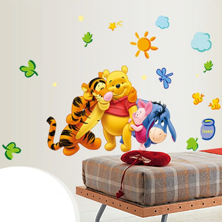 Autokleebis Winnie ja tema sõber Pigletiga