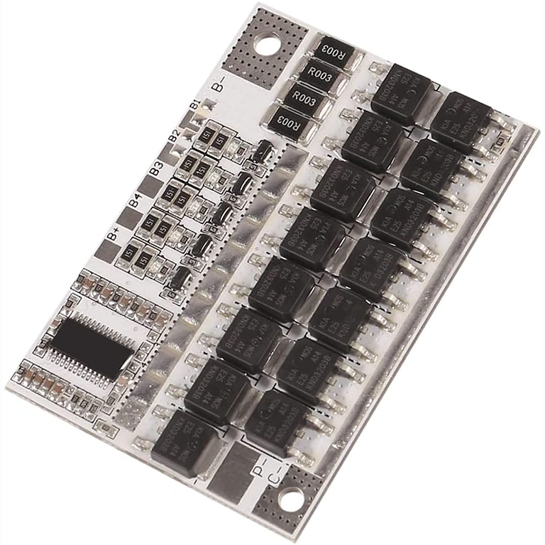 BMS 5S 100A esiosa detailne pilt, kus on nähtavad elektroonilised komponendid