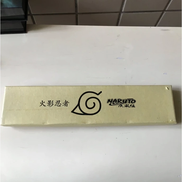 Naruto anime järgi kujundatud kunai näitamiseks