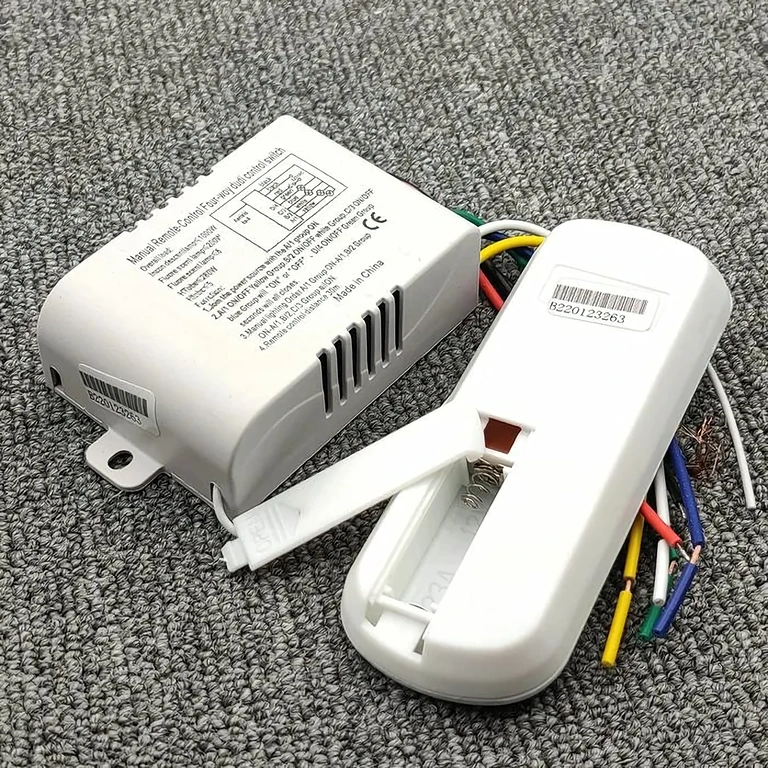 Kaugjuhtimispuldiga lühtri lüliti Kaugjuhtimispuldiga lustrikuvamise süsteem