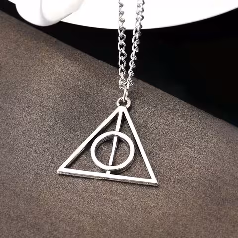 Harry Potter kolmiku surmariistade (Deathly Hallows) hõbedane ripats – maagiline ehe