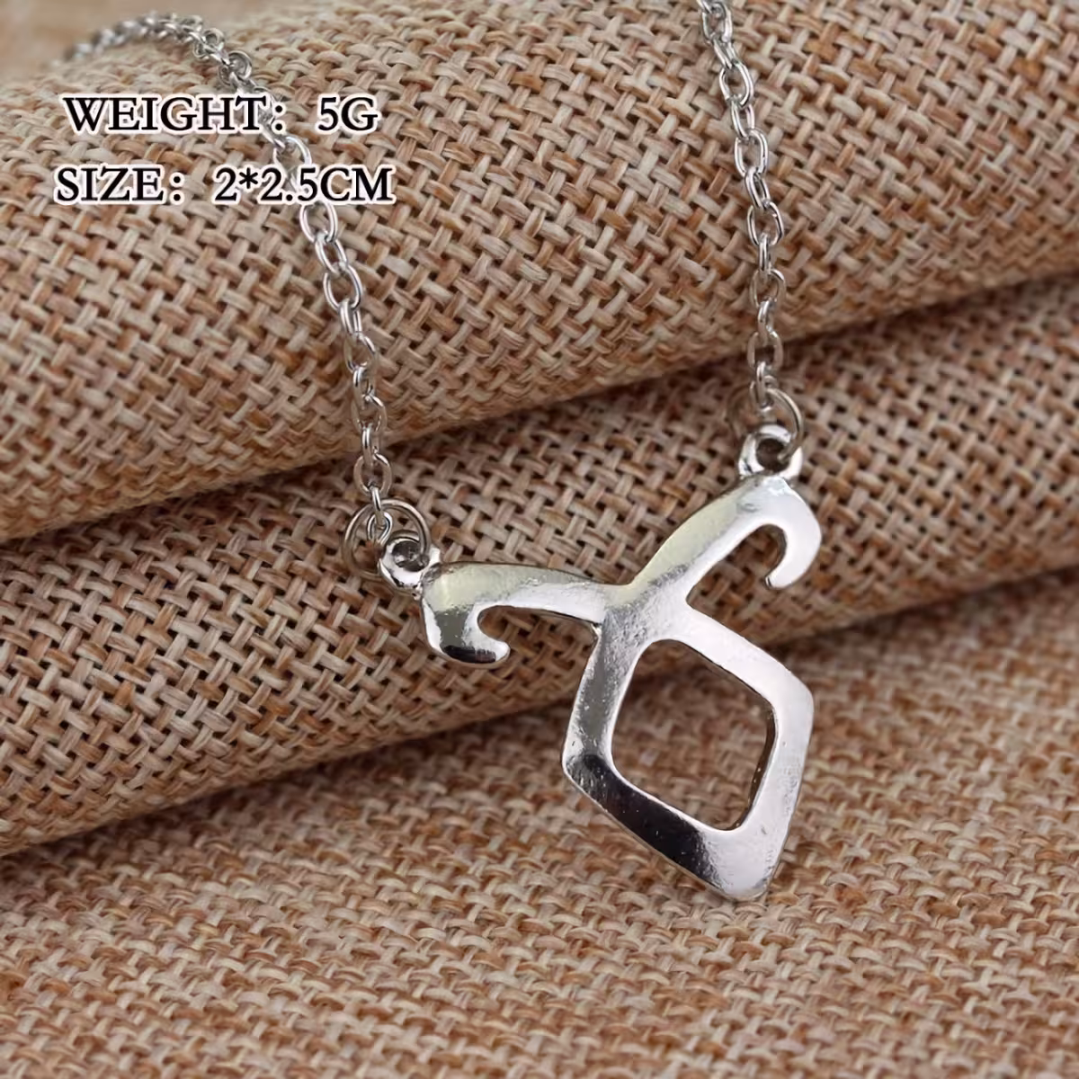 Hõbedane fantaasia ehe, inspireeritud Shadowhunteritest ja City of Bones'ist