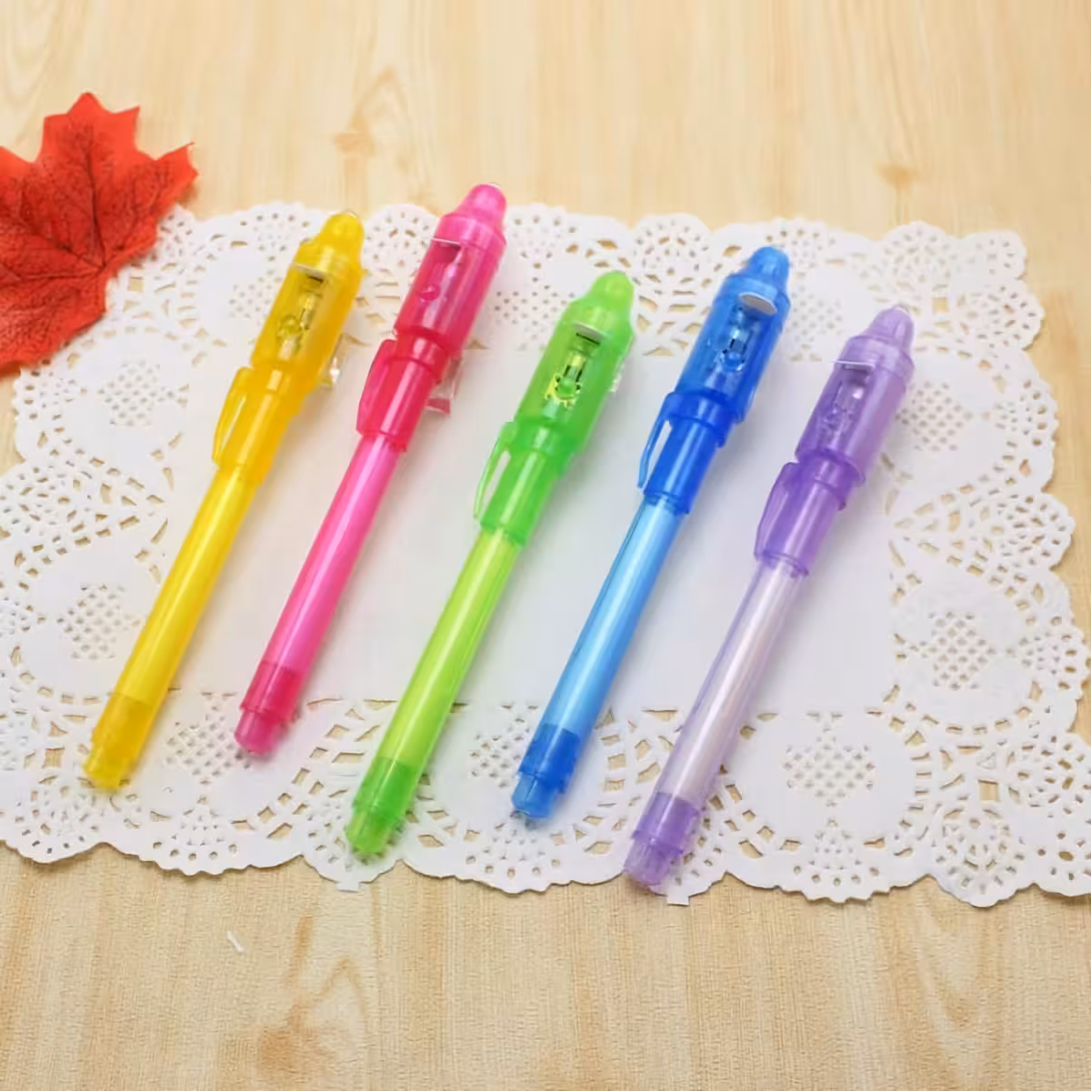 Lõbusad pastapliiatsid UV valgusega laste loominguliste tegevuste jaoks