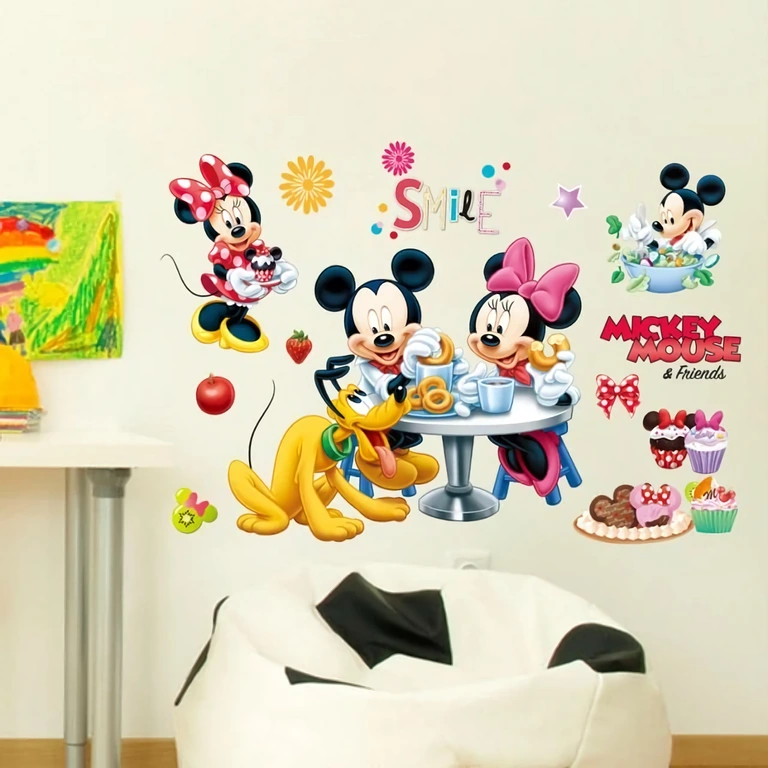 Disney tegelaste auto-liimkleeps seinale – Mickey, Minnie, Pluto