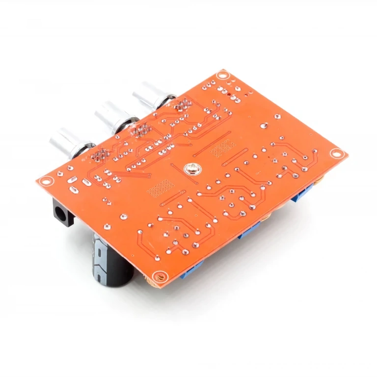 XH-M139 plaadi tagumine vaade XH-M139 audio mooduli tagakülg koos pistikute ja radadega