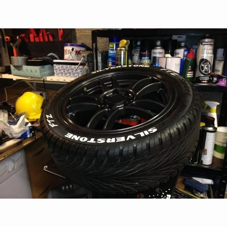 Marker valge värviga, kirjutusotsik 2 mm