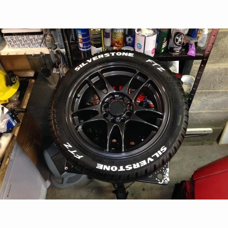 Vastupidav valge marker rehvi küljele kirjutamiseks