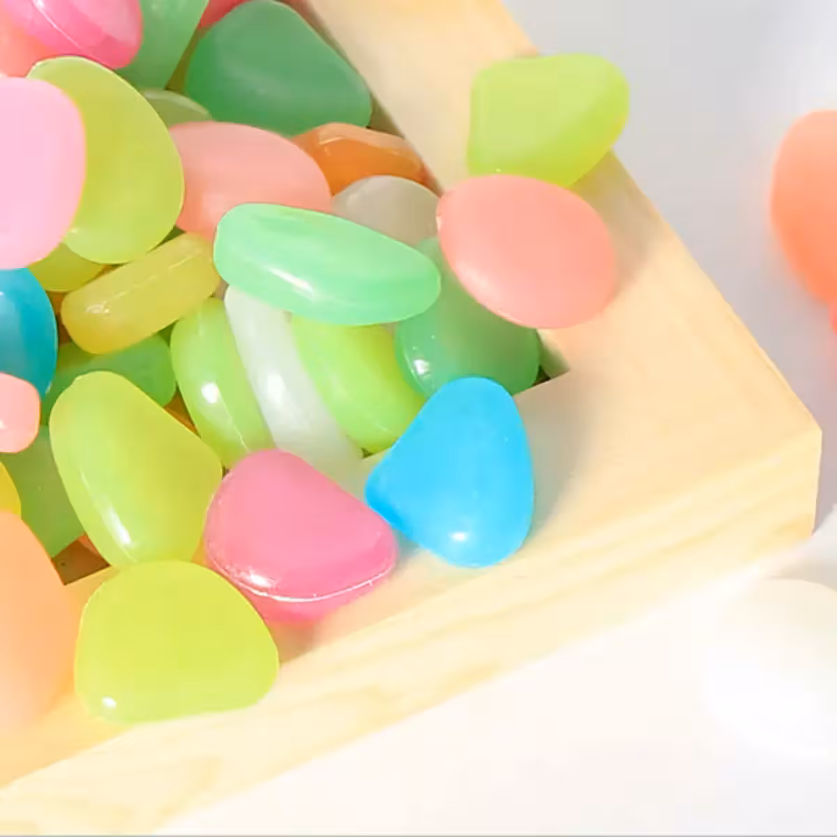 Fosforesseerivad kivid romantilise ja lõõgastava dekoratsiooni jaoks