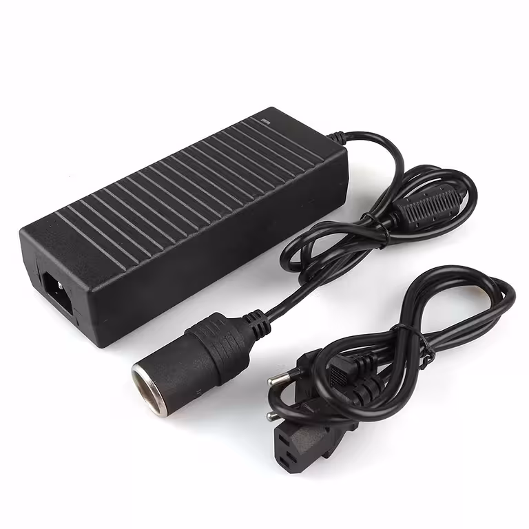 Pistikadapter 220V/230V → 12V 10A 120W – auto toiteplokk