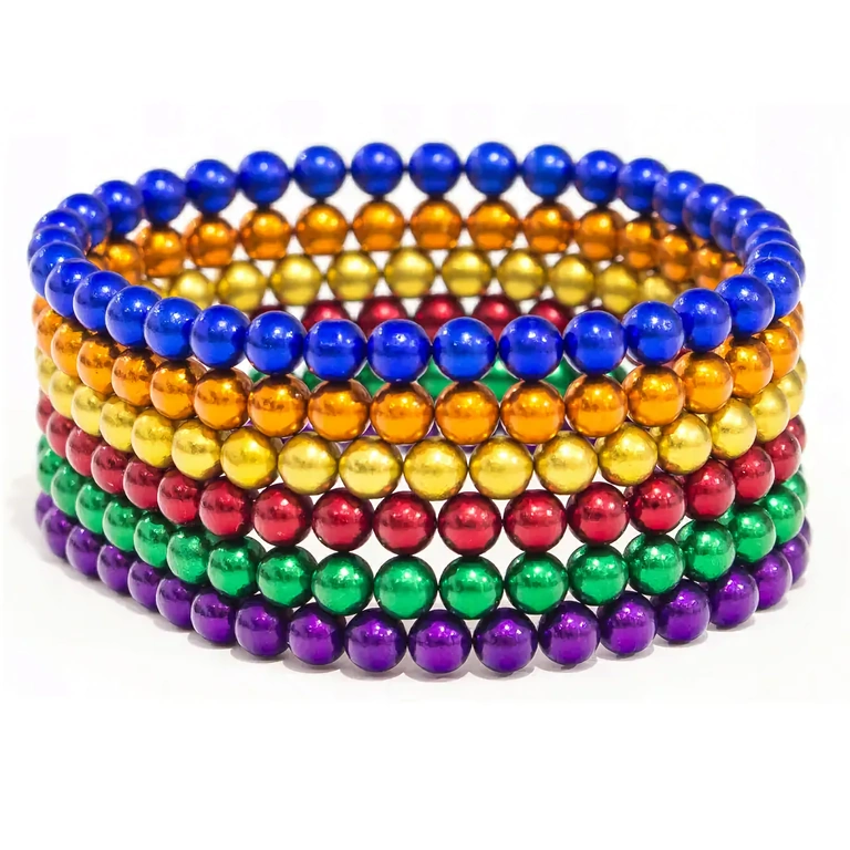 Vikerkaarekujuline magnetkuubik, mis koosneb 216 neodüümmagnetkuulist