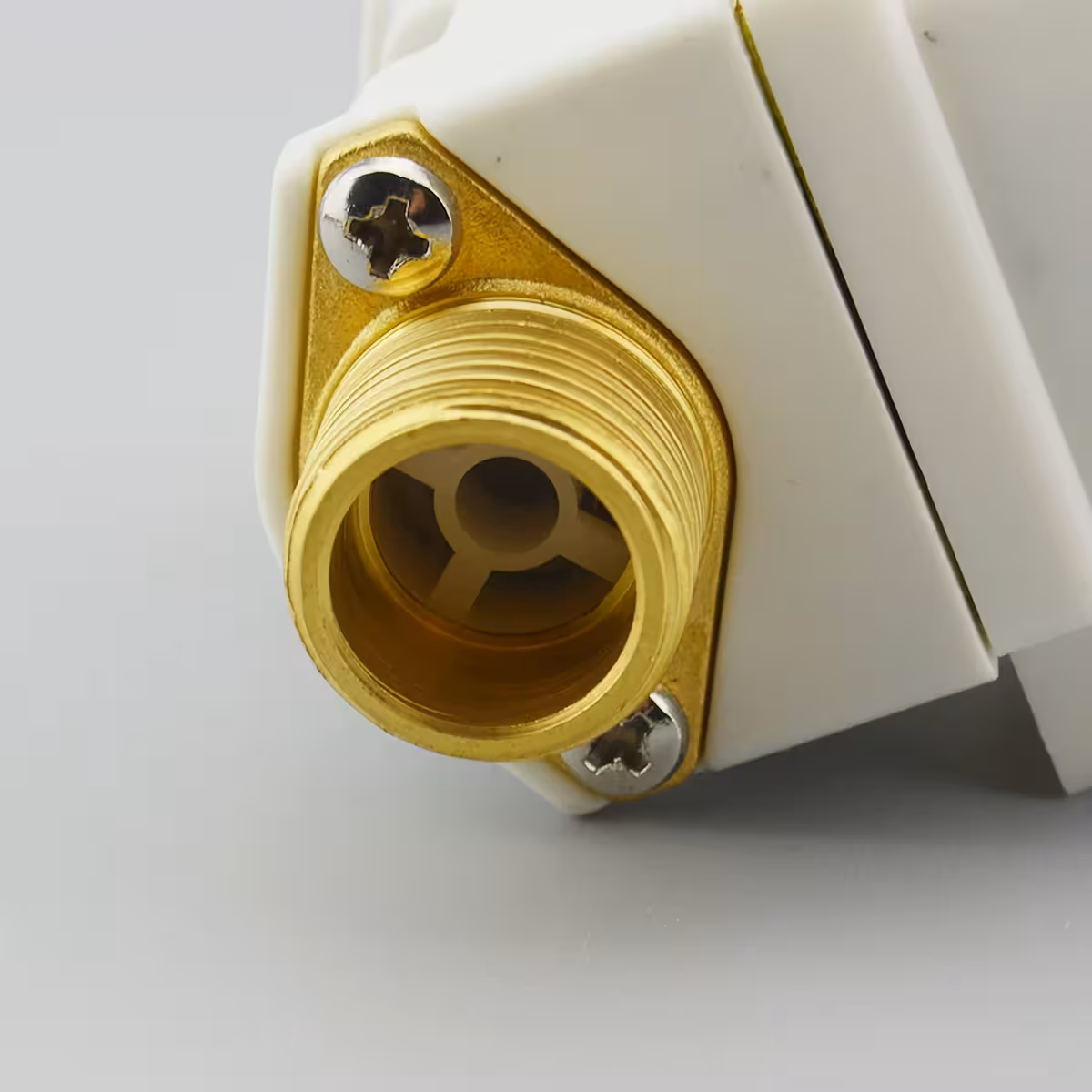 12V tavaliselt suletud veeventiil, ½-tolline ühendus, ideaalne päikesesüsteemidele