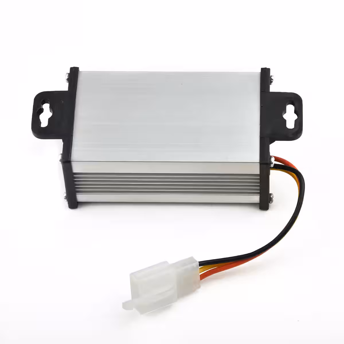 48V–12V muundur integreeritud kaitsetega