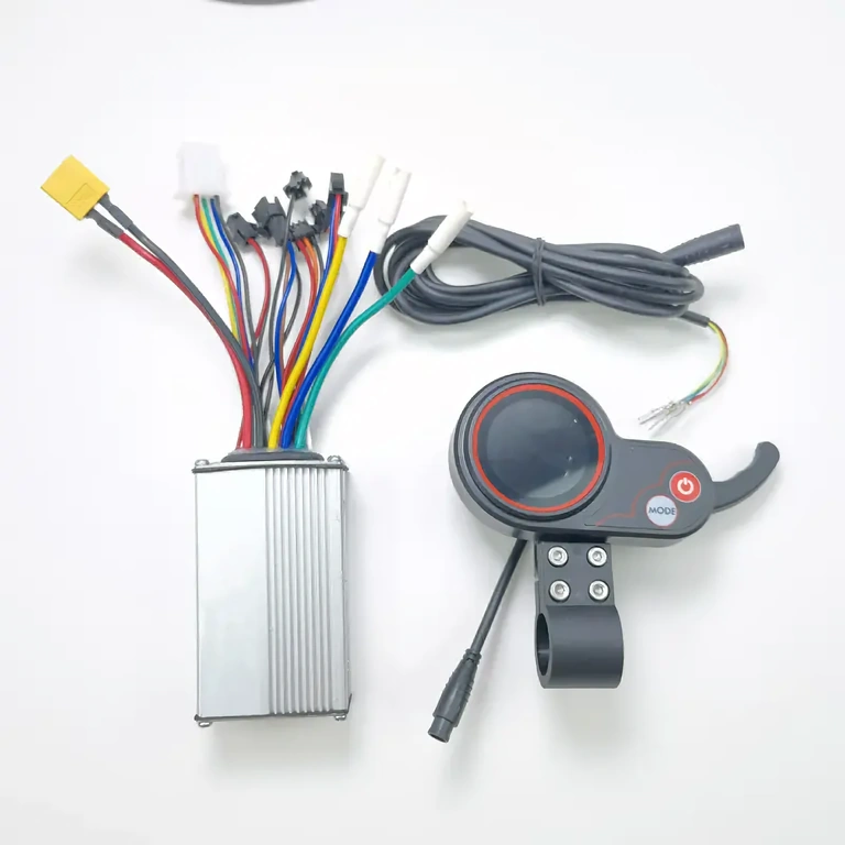 Täielik 48V kontroller + LCD + gaasihoob komplekt Täielik 48V komplekt koos kontrolleri, ekraani ja gaasikäepidemega