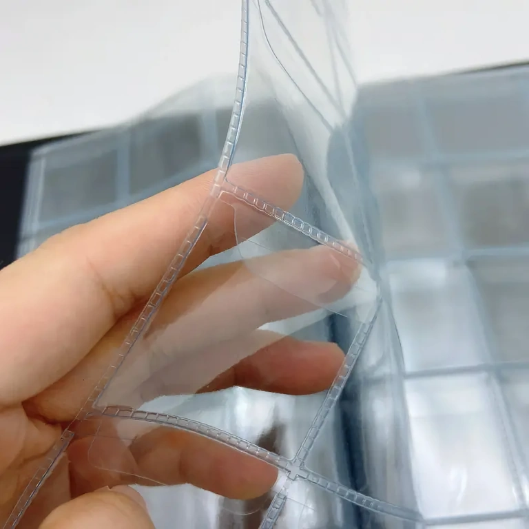 Tugev sünteetilise nahaga album müntide hoidmiseks