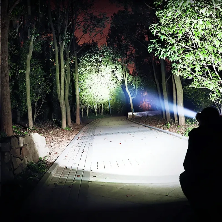 LED pealamp tööks ja pimedates tingimustes