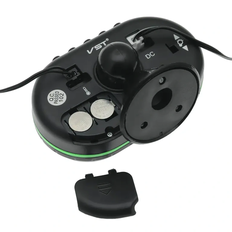 Digitaalne voltmeeter temperatuurianduriga