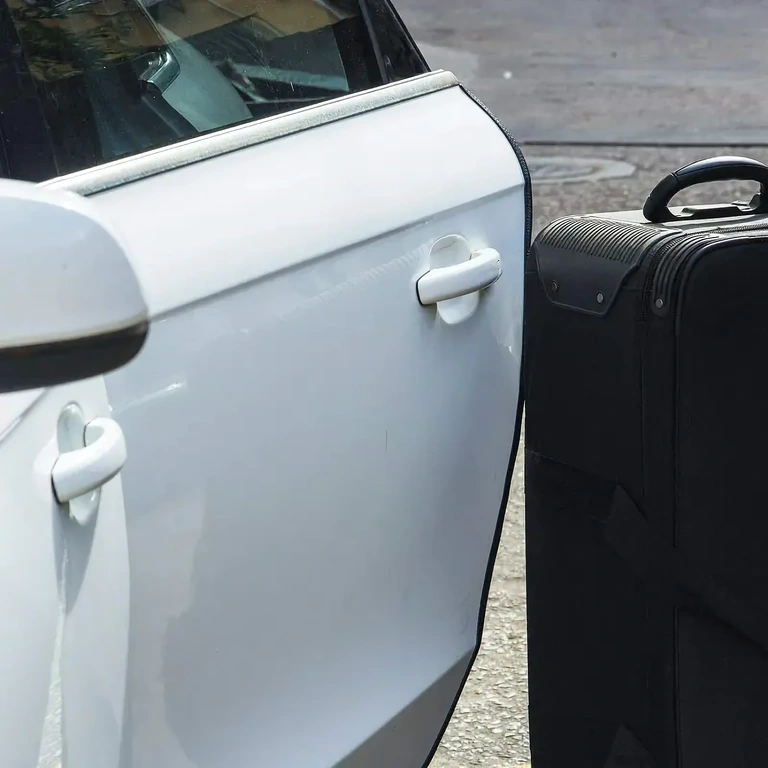 Kummitihe riba auto uste külgede kaitseks