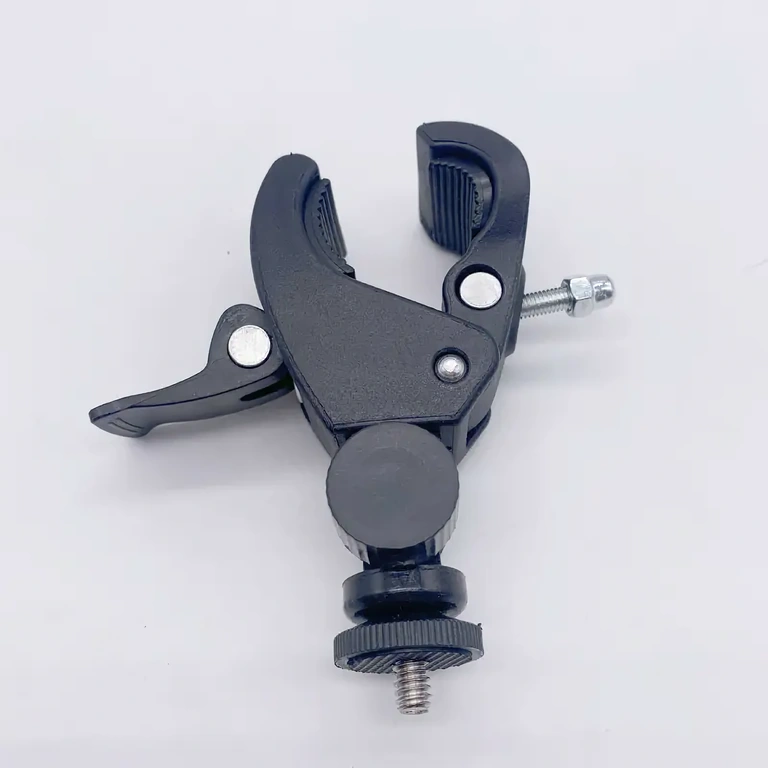 Kaamera turvaline ja stabiilne paigaldus juhtrauale dünaamilisteks seiklusteks