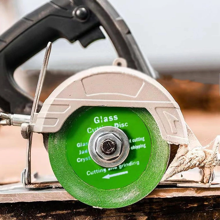 Ketas paigaldatud standardsele nurklihvlile