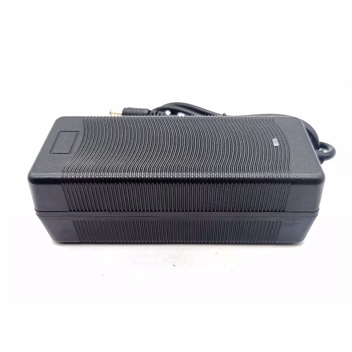 36V–42V 3A laadija GX16 (3 pin) pistikuga, ühilduv elektrijalgratastele algtasemel ja kesktasemel