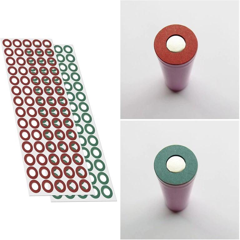 Lähivaade 18650 akude isolatsioonipaberist